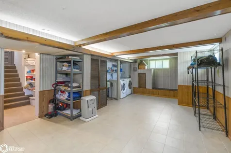221 7th Street NW Mason City IA 50401