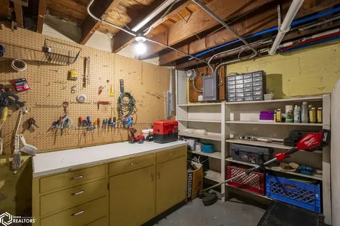 221 7th Street NW Mason City IA 50401