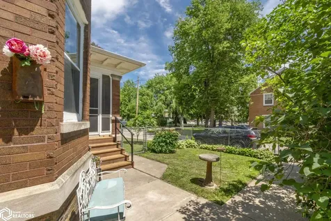 221 7th Street NW Mason City IA 50401