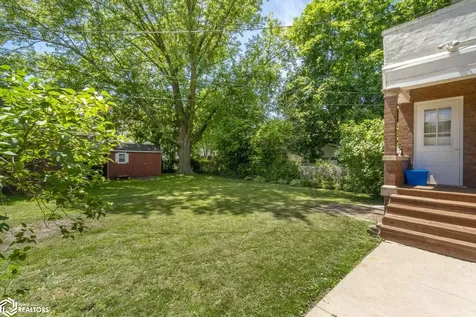 221 7th Street NW Mason City IA 50401