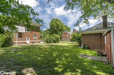 221 7th Street NW Mason City IA 50401