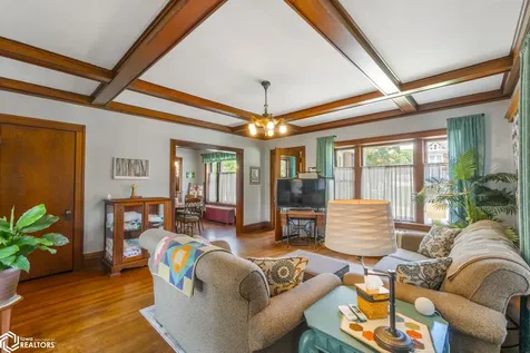 221 7th Street NW Mason City IA 50401