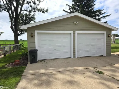 334 17th Street Ackley IA 50601