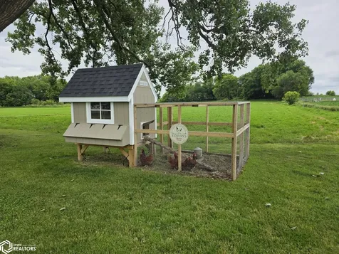 334 17th Street Ackley IA 50601