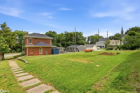 919 Division Street Burlington IA 52601