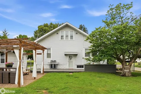 200 S Chestnut New London IA 52645