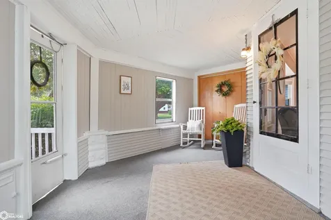 200 S Chestnut New London IA 52645