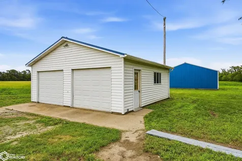 604 S Todds Ferry Conesville IA 52739