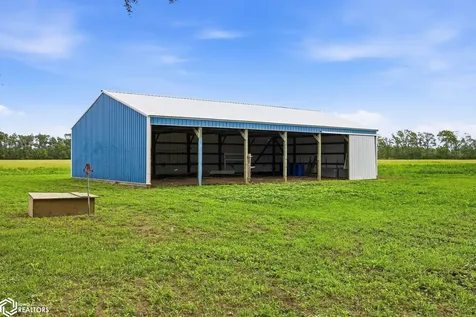 604 S Todds Ferry Conesville IA 52739