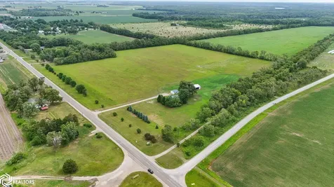 604 S Todds Ferry Conesville IA 52739