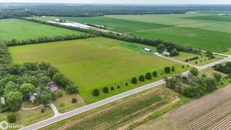 604 S Todds Ferry Conesville IA 52739