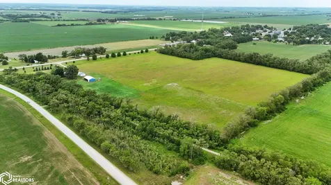 604 S Todds Ferry Conesville IA 52739