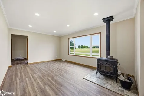 604 S Todds Ferry Conesville IA 52739