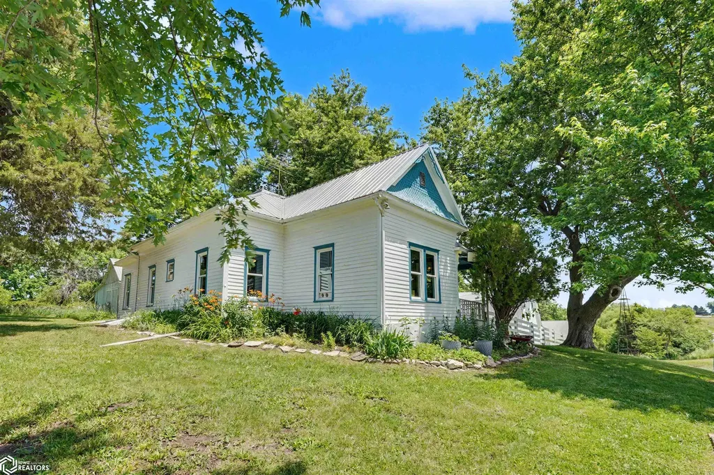 2763 220th Street Fairfield IA 52556