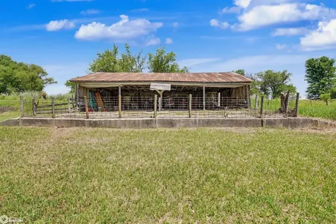 2763 220th Street Fairfield IA 52556