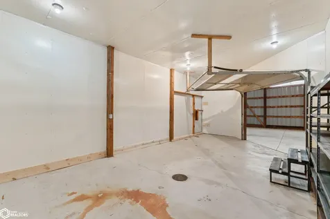 15715 Delaware Avenue Mason City IA 50401