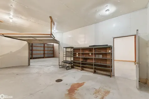 15715 Delaware Avenue Mason City IA 50401