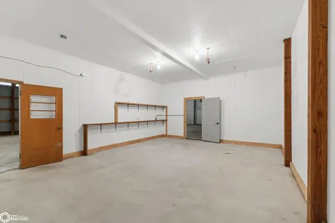 15715 Delaware Avenue Mason City IA 50401