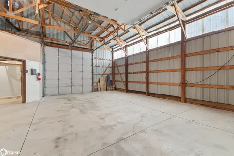 15715 Delaware Avenue Mason City IA 50401