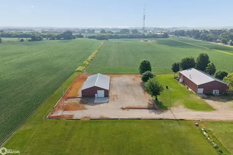 15715 Delaware Avenue Mason City IA 50401