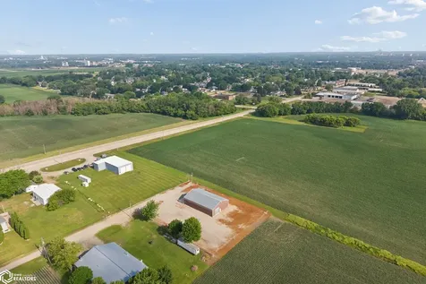 15715 Delaware Avenue Mason City IA 50401