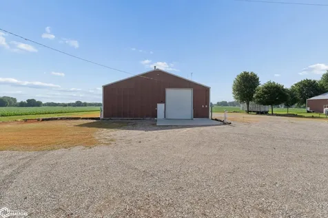 15715 Delaware Avenue Mason City IA 50401