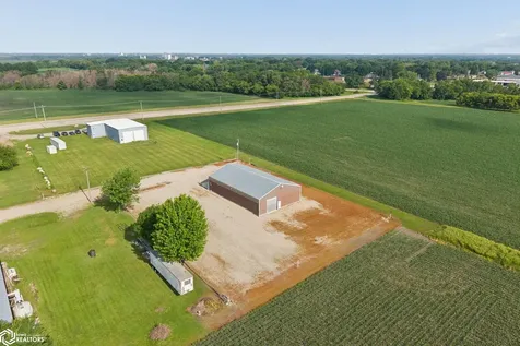 15715 Delaware Avenue Mason City IA 50401