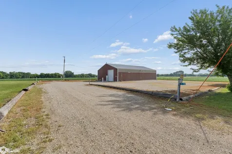 15715 Delaware Avenue Mason City IA 50401