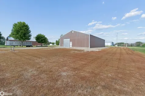 15715 Delaware Avenue Mason City IA 50401