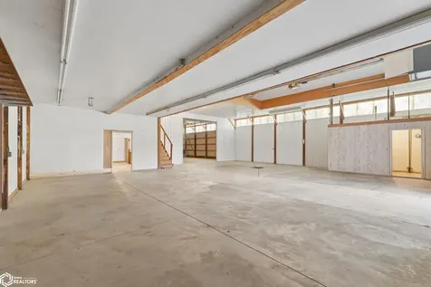 15715 Delaware Avenue Mason City IA 50401