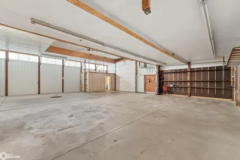 15715 Delaware Avenue Mason City IA 50401