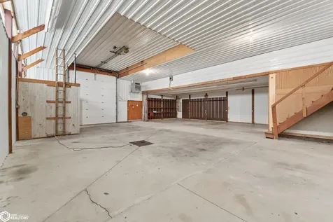 15715 Delaware Avenue Mason City IA 50401
