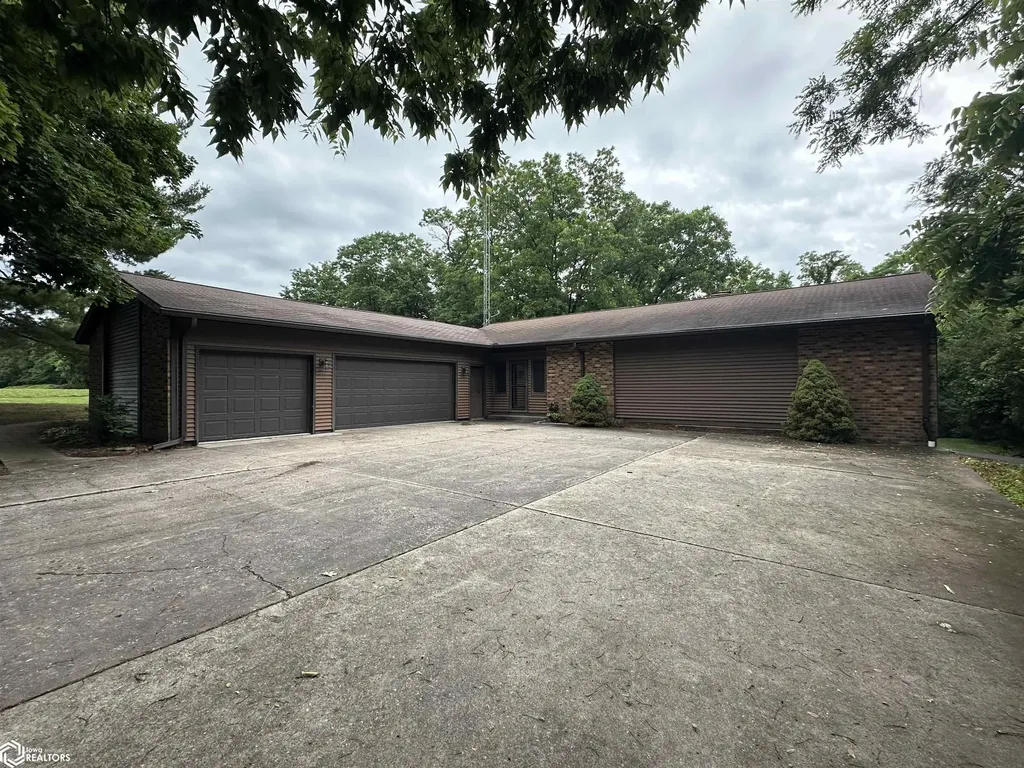 12264 Irish Ridge Road Burlington IA 52601