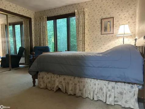 12264 Irish Ridge Road Burlington IA 52601