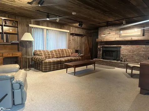 12264 Irish Ridge Road Burlington IA 52601