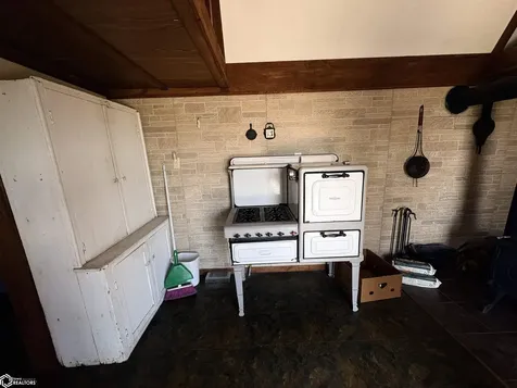 1356 Hemlock Avenue Packwood IA 52580