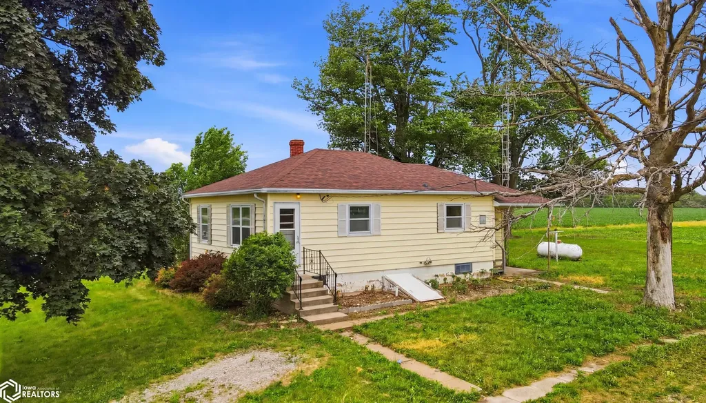 2753 260th Street New London IA 52645