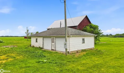 2753 260th Street New London IA 52645