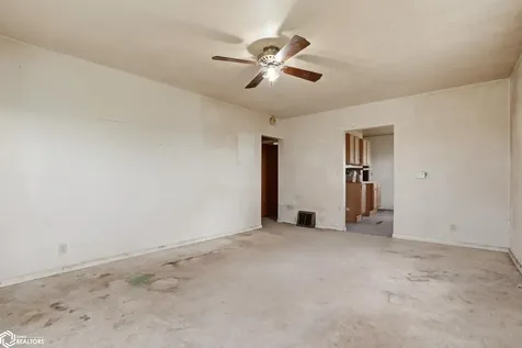 2753 260th Street New London IA 52645