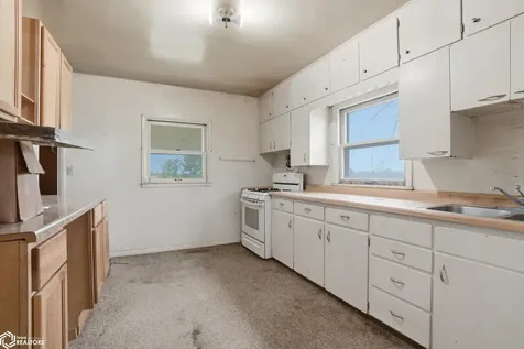 2753 260th Street New London IA 52645