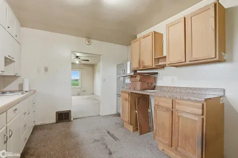 2753 260th Street New London IA 52645