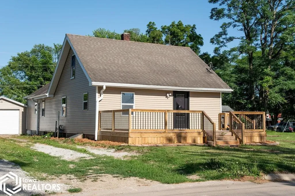 822 S Webster Street Ottumwa IA 52501