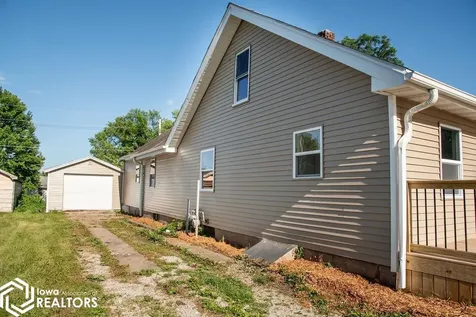 822 S Webster Street Ottumwa IA 52501