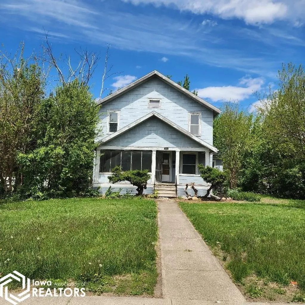 1701 Summit Street Marshalltown IA 50158