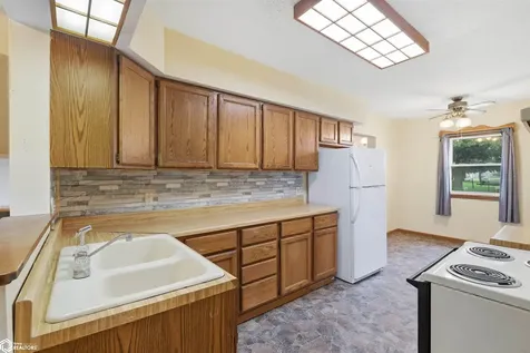 702 Union Street Marshalltown IA 50158