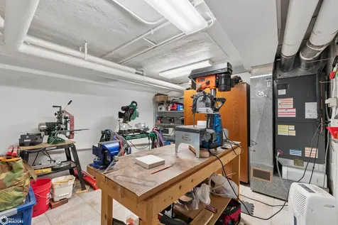 9 Beaumont Drive Mason City IA 50401