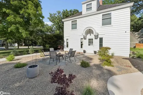 9 Beaumont Drive Mason City IA 50401