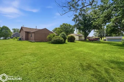 1902 12th Street Eldora IA 50627