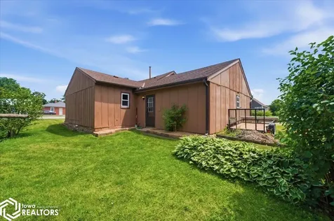 1902 12th Street Eldora IA 50627