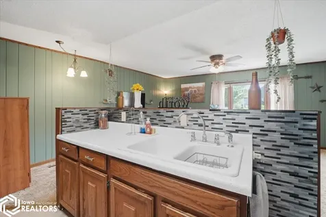 1902 12th Street Eldora IA 50627